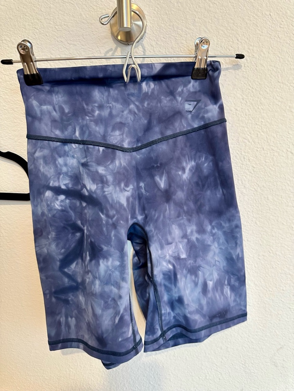 Gymshark Women's Blue Tie-Dye Athletic Shorts & Sports Bra Set - Picture 5 of 5